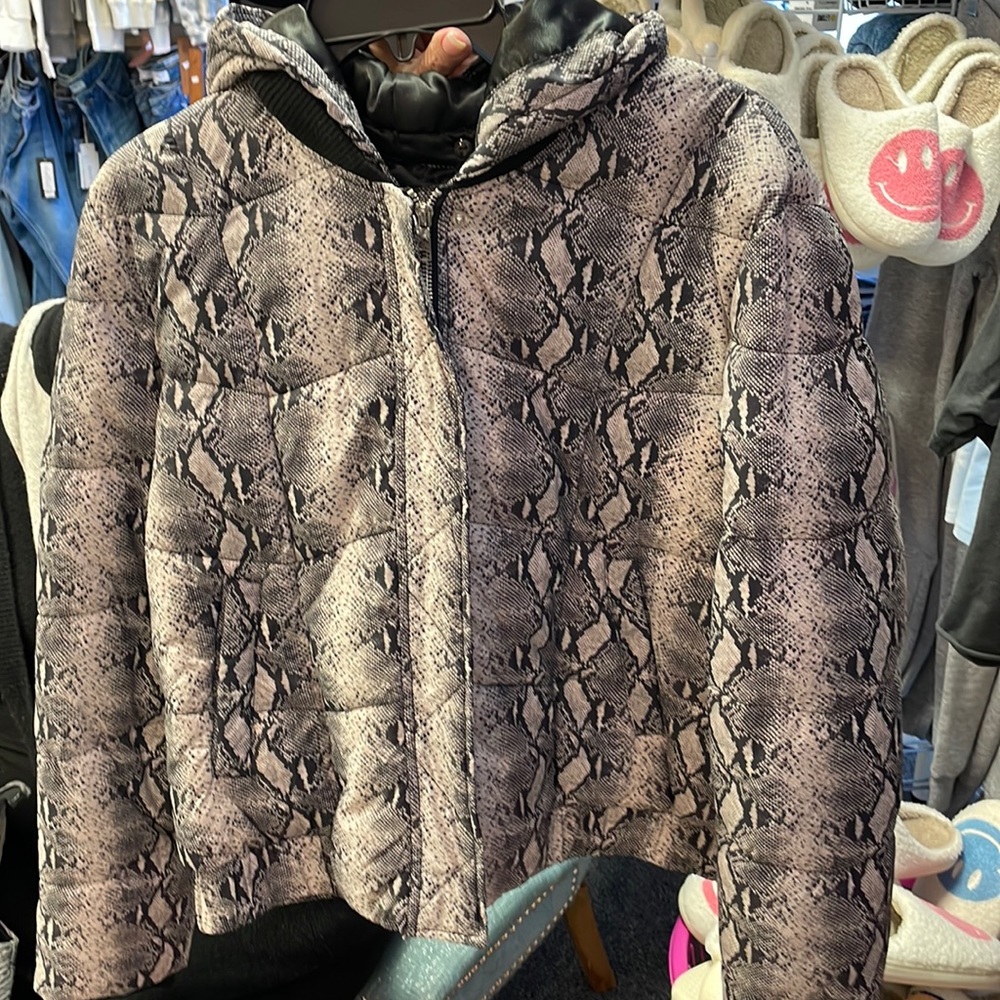 Generation Love Women’s Large Quilted Jacket
